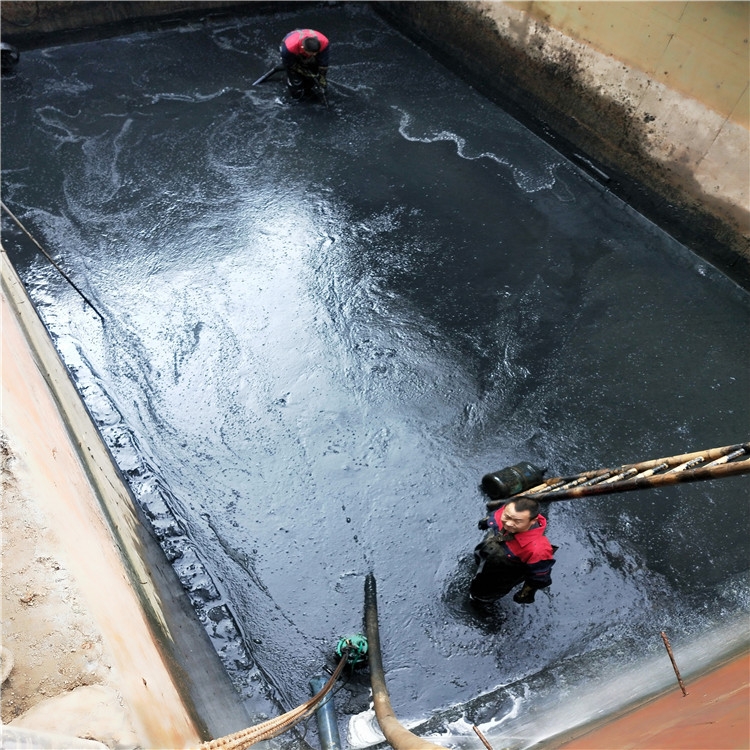 同仁废水池清理